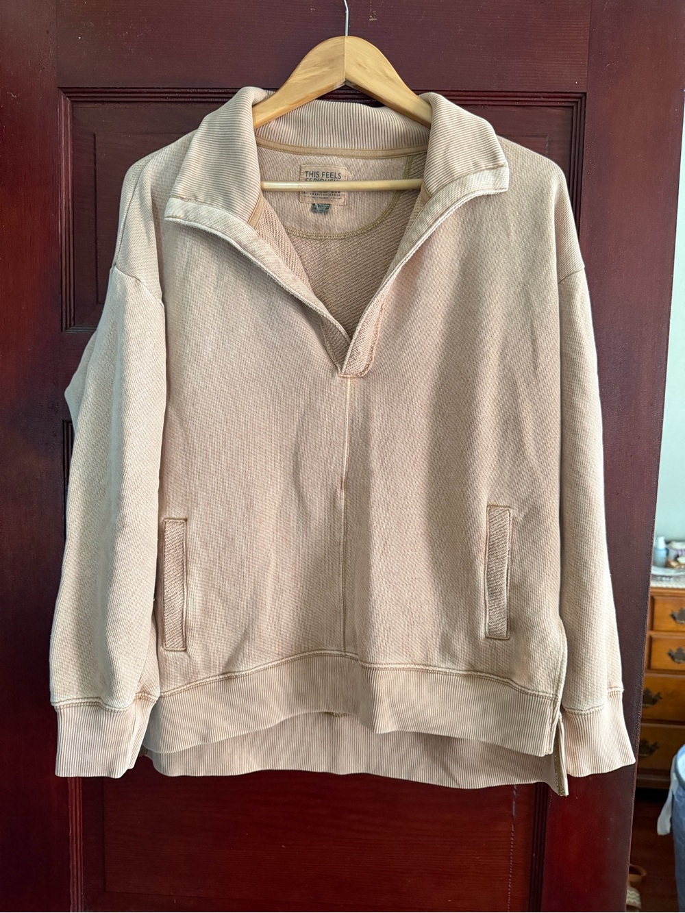 American Eagle Outfitters Women's Beige V-Neck Pullover Sweater